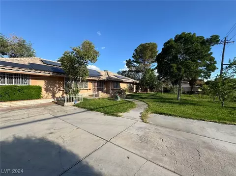 1125 Campbell Dr, Las Vegas, NV 89102