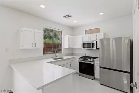 9671 Villa Lorena Ave, Las Vegas, NV 89147
