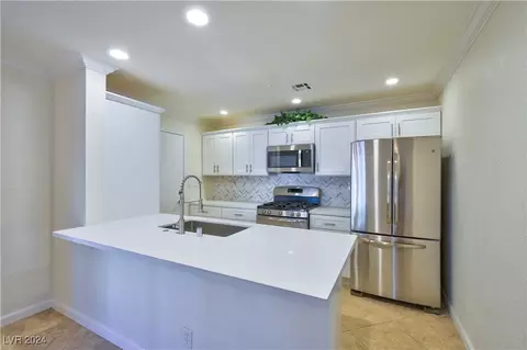 2627 S Durango Dr #102, Las Vegas, NV 89117