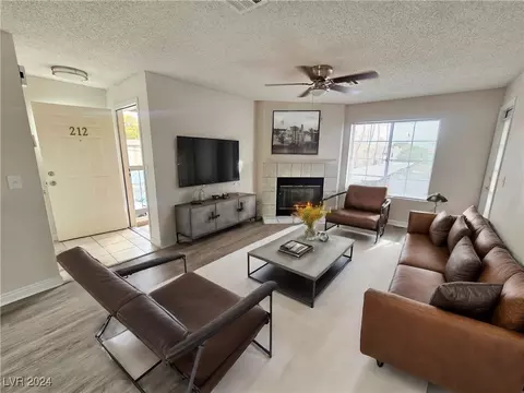 1375 E Hacienda Ave #212, Las Vegas, NV 89119
