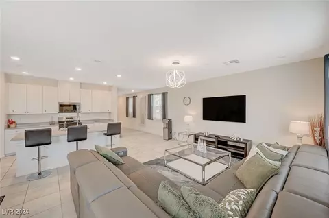 8454 Vacarez Dr, Las Vegas, NV 89149