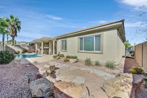 10563 Ettenmoor Ave, Las Vegas, NV 89135