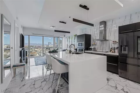 4471 Dean Martin Dr #806, Las Vegas, NV 89103