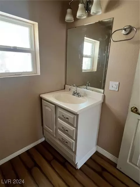 Bath - 1094 High St, Ely, NV 89301 photo 2 of 2