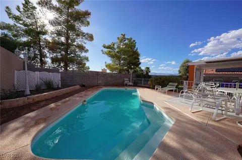 7248 Wayfarer Dr, Las Vegas, NV 89156