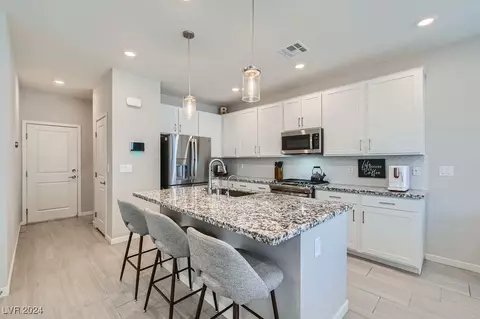 2916 Sunday Silence Rd, North Las Vegas, NV 89086