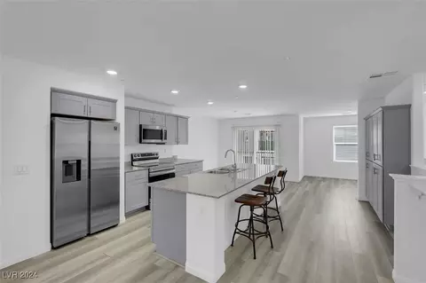 2843 Azure Breeze Ln #3, Las Vegas, NV 89183