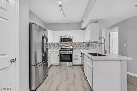2291 W Horizon Ridge Pkwy #5229, Henderson, NV 89052