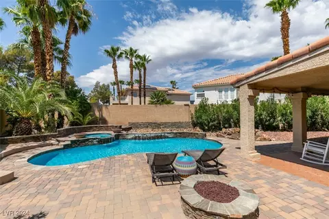 3 Oak Hollow Ct, Henderson, NV 89074
