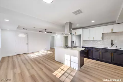 901 Dover Pl, Las Vegas, NV 89107