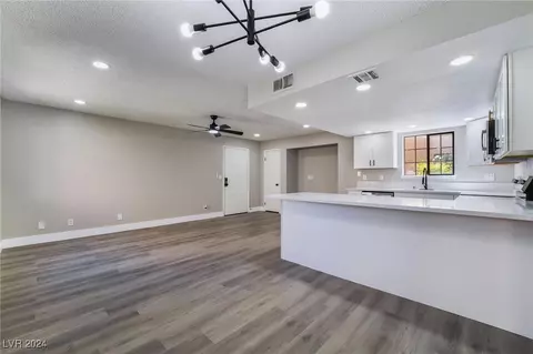 4281 Sanderling Cir #135, Las Vegas, NV 89103
