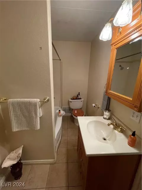 Bath - 733 Avenue G, Ely, NV 89301 photo 2 of 3