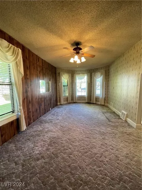 Living - 733 Avenue G, Ely, NV 89301 photo 1 of 3
