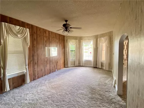 Living - 733 Avenue G, Ely, NV 89301 photo 2 of 3