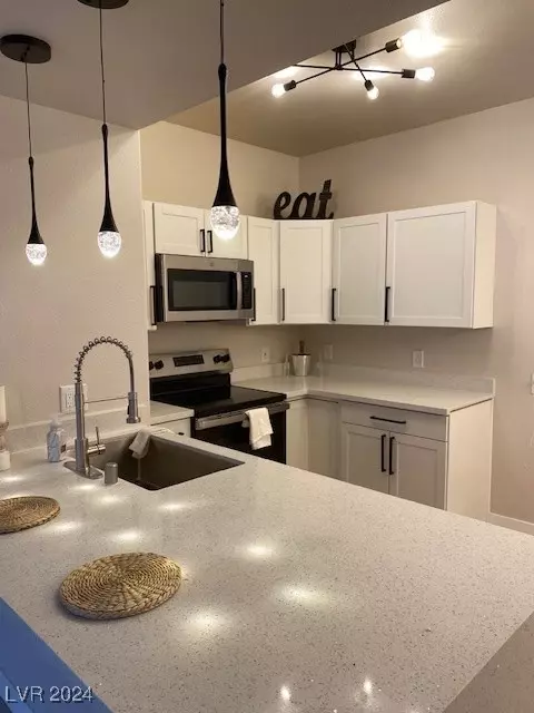 2191 Hussium Hills St #102, Las Vegas, NV 89108