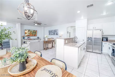 5411 Raccoon Valley Ln, Las Vegas, NV 89122