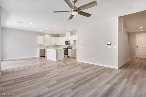 8921 Wallner St, Las Vegas, NV 89166