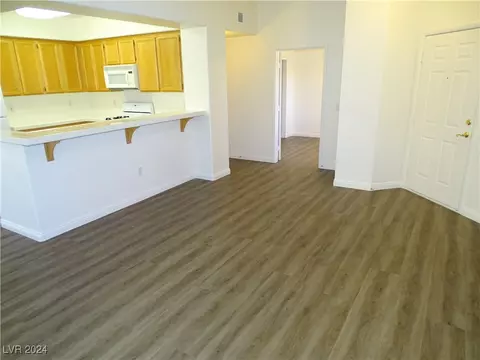 9901 Trailwood Dr #2100, Las Vegas, NV 89134
