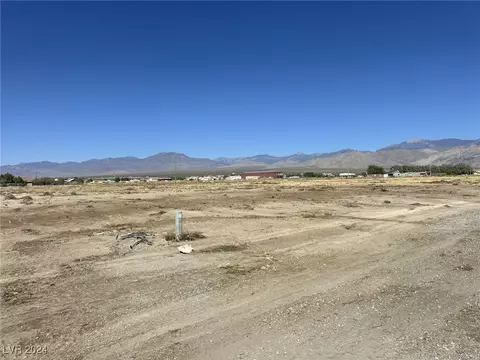 2760 E Dandelion St, Pahrump, NV 89048