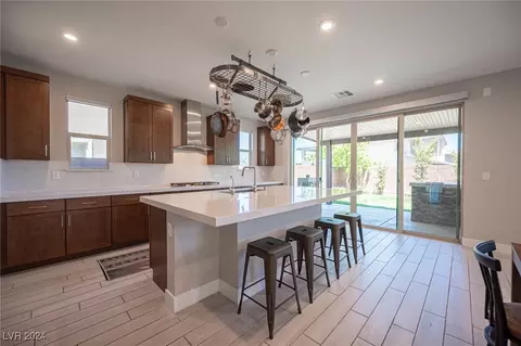 9738 Starlight Ridge Ave, Las Vegas, NV 89148