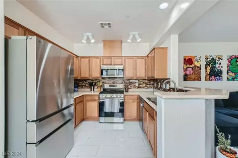 6868 Sky Pointe Dr #2154, Las Vegas, NV 89131