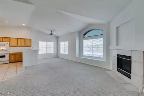 4970 Black Bear Rd #203, Las Vegas, NV 89149