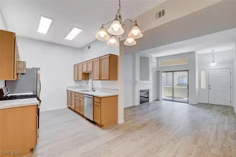 8805 Jeffreys St #1020, Las Vegas, NV 89123