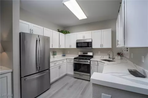 1830 N Buffalo Dr #1077, Las Vegas, NV 89128
