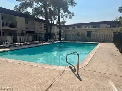 5346 Swenson St #35, Las Vegas, NV 89119