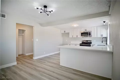 4601 Sheppard Dr, Las Vegas, NV 89122