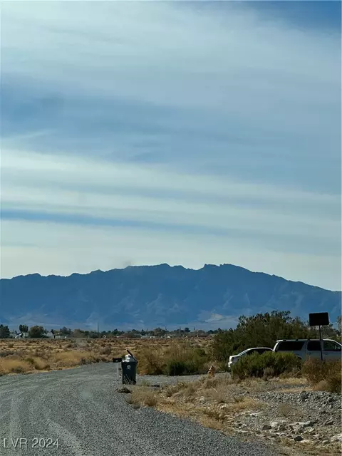 2571 E Feather St, Pahrump, NV 89048
