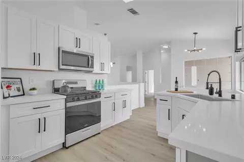 5324 Gosford St, North Las Vegas, NV 89031