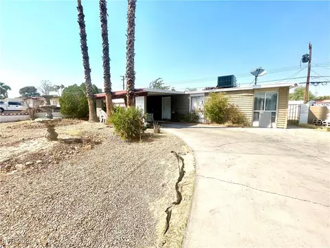 1940 Golden Arrow Dr, Las Vegas, NV 89169