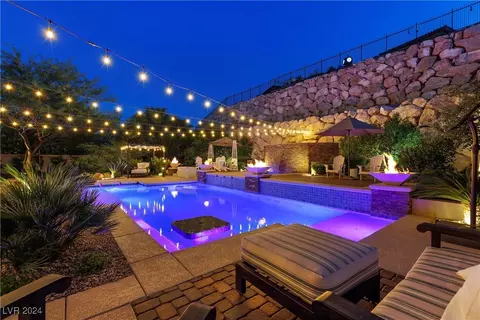 65 Grand Masters Dr, Las Vegas, NV 89141