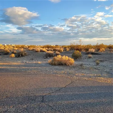 881 N Jenny Cir #E, Pahrump, NV 89060