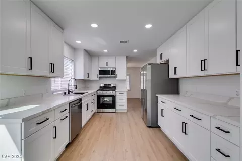 4487 Los Reyes Ct, Las Vegas, NV 89121