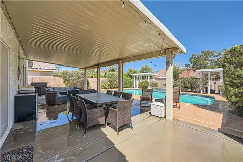 1712 Diamond Oaks Ct, Las Vegas, NV 89117