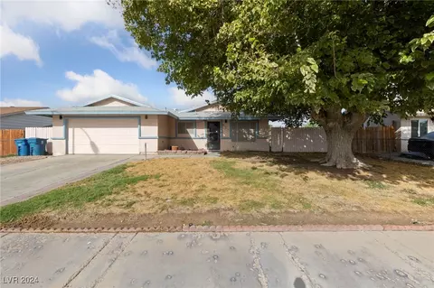 677 Remington Dr, Las Vegas, NV 89110