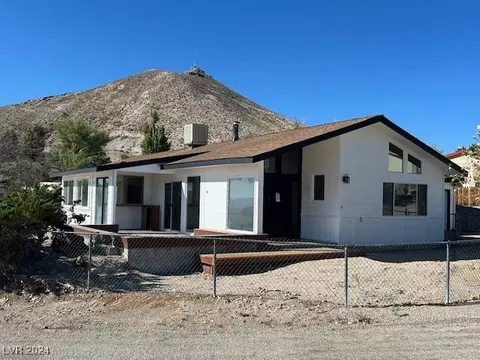 19 Crescent Dr, Tonopah, NV 89049