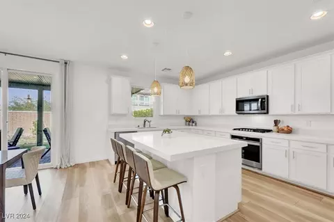 612 Suncrest Peak Pl, Henderson, NV 89011 photo 8