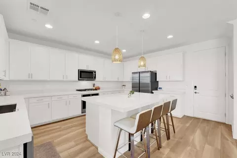 612 Suncrest Peak Pl, Henderson, NV 89011 photo 7