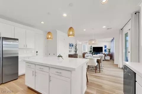 612 Suncrest Peak Pl, Henderson, NV 89011 photo 10