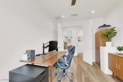612 Suncrest Peak Pl, Henderson, NV 89011 photo 16