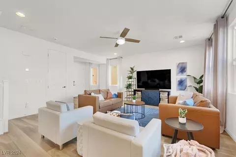 612 Suncrest Peak Pl, Henderson, NV 89011 photo 12