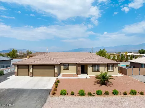 800 E Jaybird St, Pahrump, NV 89048