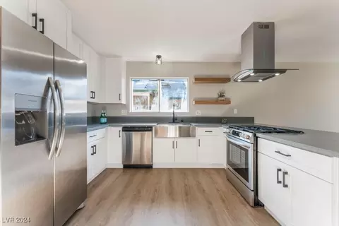 7236 Stormson Dr, Las Vegas, NV 89145