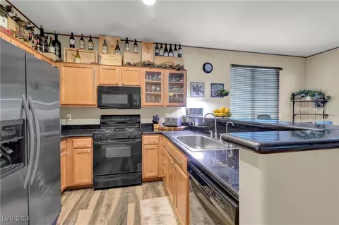 10748 Manchester Park Dr, Las Vegas, NV 89141