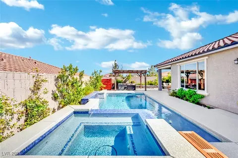 8258 Skye Peak St, Las Vegas, NV 89166