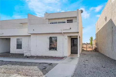 901 Bourbon St #5, Pahrump, NV 89048