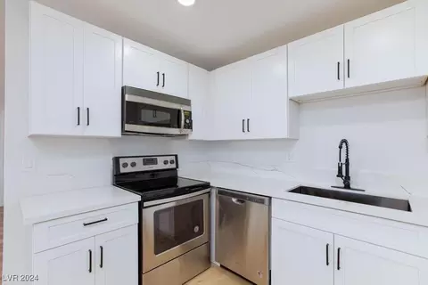 1337 Chestnut St, Henderson, NV 89011